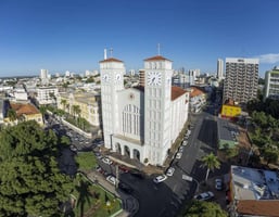 foto aérea da igreja matriz em cuiabá 